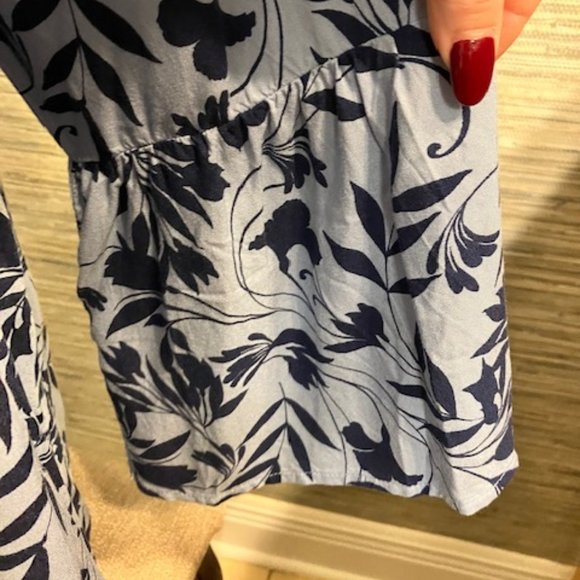 NEW DIRECTIONS-Size XL (14/16) Blue Floral Peasant Top-Bell Sleeve- Off Shoulder - Picture 10 of 12